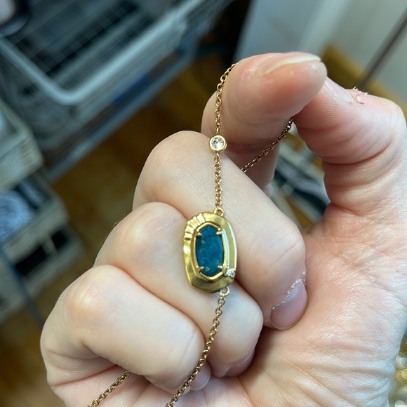 Beautiful Kendra Scott Anna Vintage GOLD PLATED BRASS & TEAL APATITE NECKLACE💕 - Picture 12 of 12